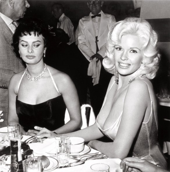 Sophia Loren with fellow actor Jayne Mansfield in 1957. 