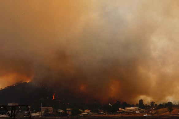 Fire in Lithgow. Houses in flames. 21st December 2019. Photo by Dean Sewell.
