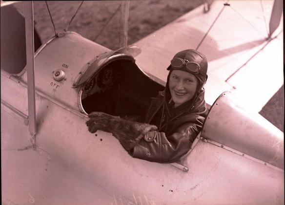 Fairfax Archive: Women with wings