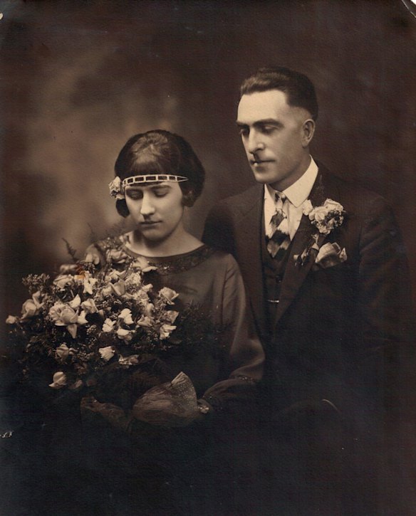 1926: Due to the need to be resourceful, some brides would simply wear the nicest dress they owned – usually a floral number – or they’d choose a style that they could dye and wear again after the nuptials.  