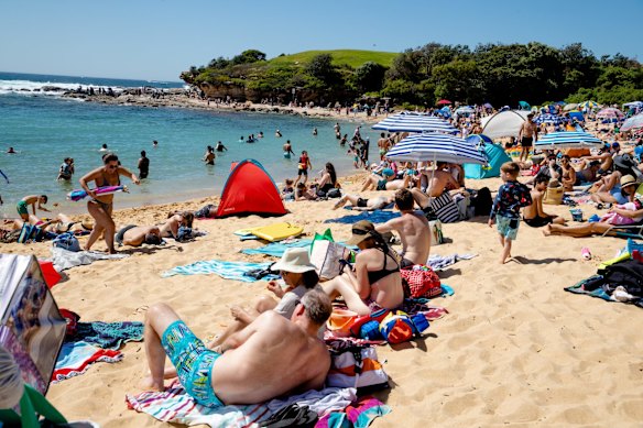 Little Bay Beach on the long weekend, locals commented that they only see it this busy on Christmas and New Years Day.