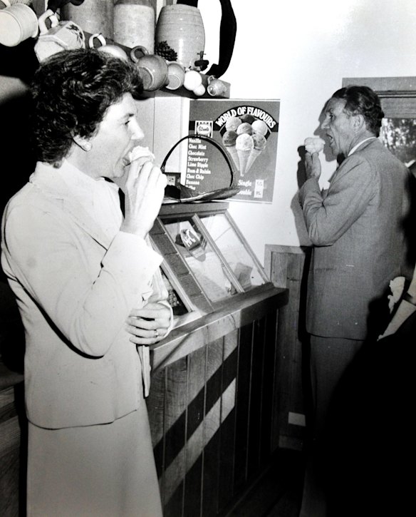 Former Prime Minister Malcolm Fraser (20/4/82) Tamie and Malcolm Frader enjoy toffee flavoured ice creams at the Blue Belly Joe ice cream parlour.
