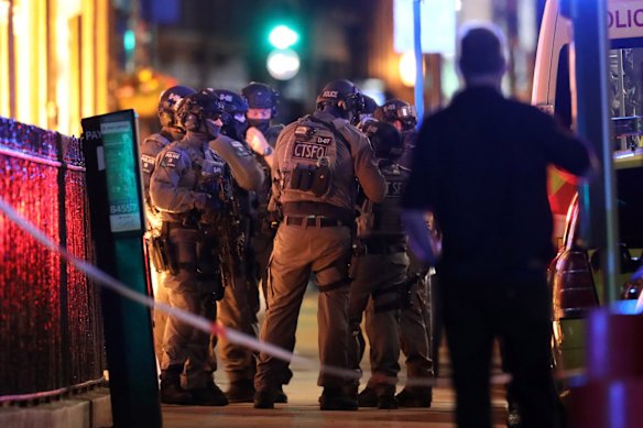  Counter-terrorism special forces are seen at London Bridge.
