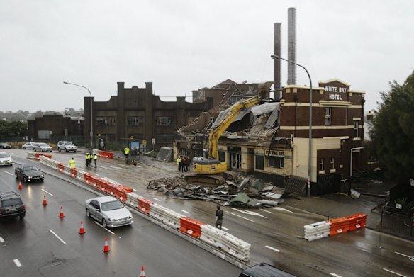 White Bay Hotel on Victoria road burned down early in the morning under what fire fighters are calling suspicious circumstances. Saturday 6th September 2008.