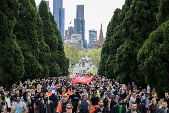 Thousands of people angry about vaccinations and Lockdowns shut down parts of the city and descended on the Shrine of Remembrance before being forced out by riot police. 