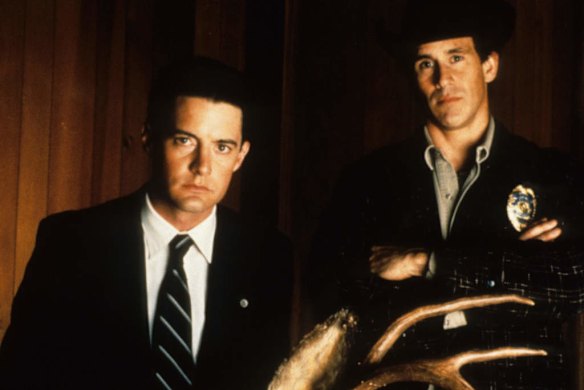David Lynch's sensual, stylish murder mystery "Twin Peaks" brought arthouse cinema to network TV.