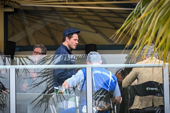 Isaac Smith with teamates 