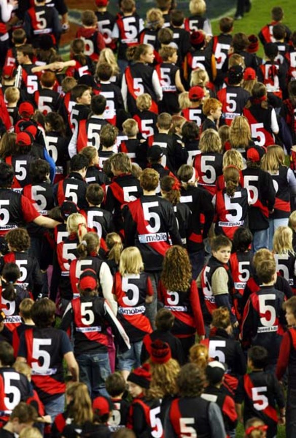 James Hird fans line up to cheer him on before his celebration match, 2006.
