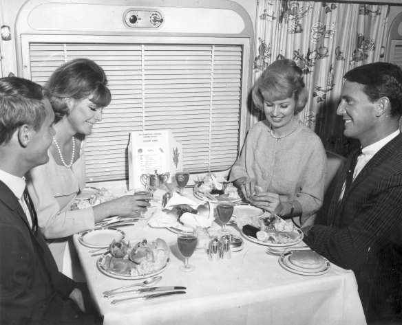 The dining car of the Southern Aurora.