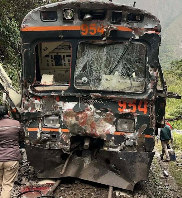 Uma das locomotivas envolvidas no acidente.