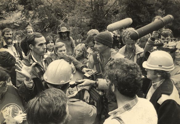Bob Brown talks to members of the Forest Employees Action Group, Farmhouse Creek, Tasmania, March 1986.