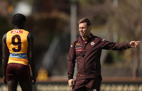 Pronto para ir: o técnico do Hawks, Sam Mitchell.