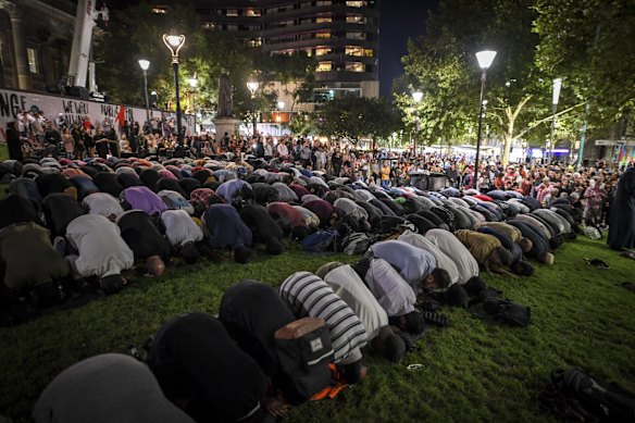 Thousands of Melburnians attended a public vigil at the State Library to remember the victims of the Christchurch terror attacks.