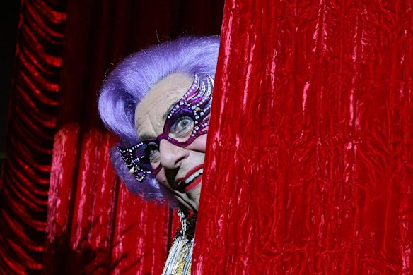 Barry Humphries is Back with a Vengeance at the Capitol Theatre in the guise of Dame Edna. Here Dame Edna hold a media call and performs one number from the show, in 2007.