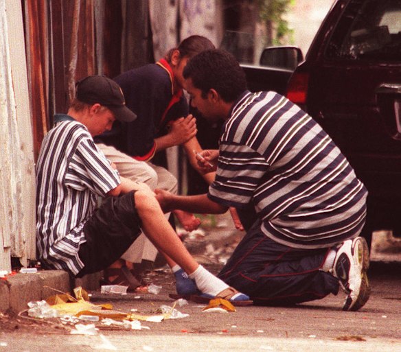 Heroin users on Everleigh Street, Redfern, January 28, 1999.