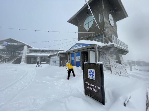 So much snow at Mt Buller ahead of the opening weekend!