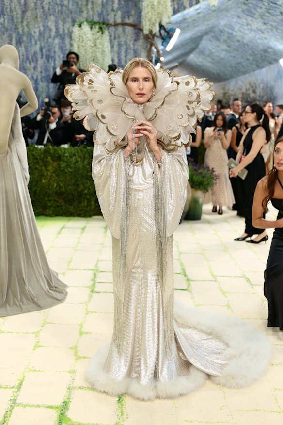 Dree Hemingway in Valentino.