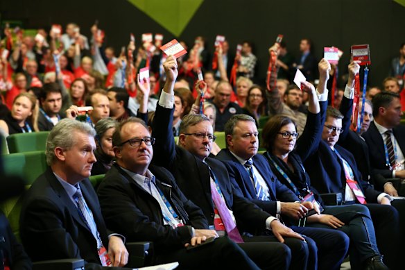 Labor MP Anthony Albanese votes to ban asylum seeker boat turn-backs.