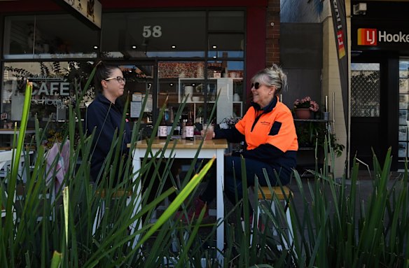 Vicki Fullagar 65yrs old (right) who works in the mines has lunch with her daughter Jenna Fullagar 34yrs (left) on Bridge street in Muswellbrook.