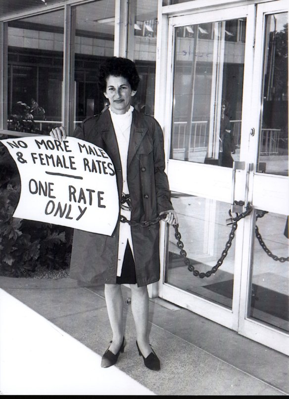 In 1969, equal pay activist Zelda D'Aprano chained herself to the front doors of the Commonwealth Building. 