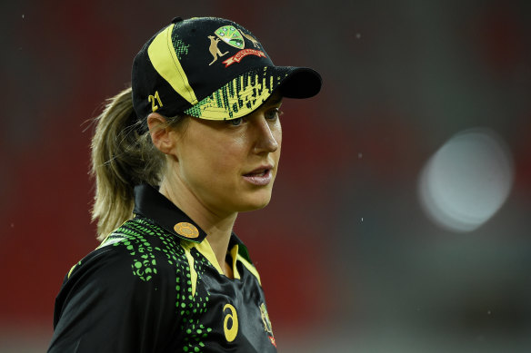 Sydney Sixers coach Ben Sawyer has come out in defence of his star all-rounder and has labelled recent criticism of Ellyse Perry’s form as “over the top”. 