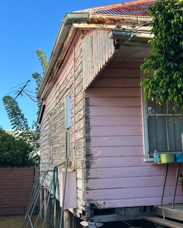 Heritage homes were commonly pink before becoming blindingly white.