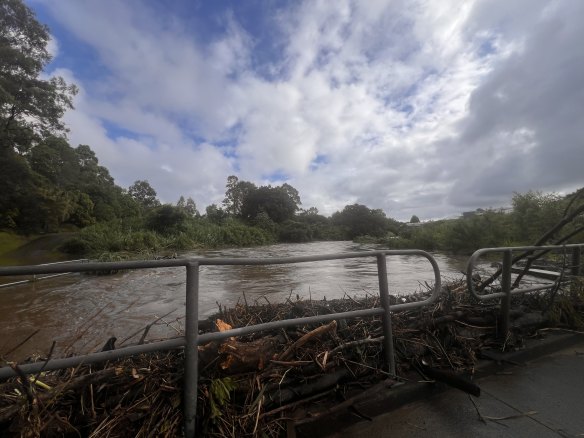 Flooding at Wolverhampton Bridge at Kedron Brook.