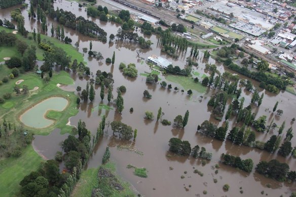 Goulburn Golf Club underwater.