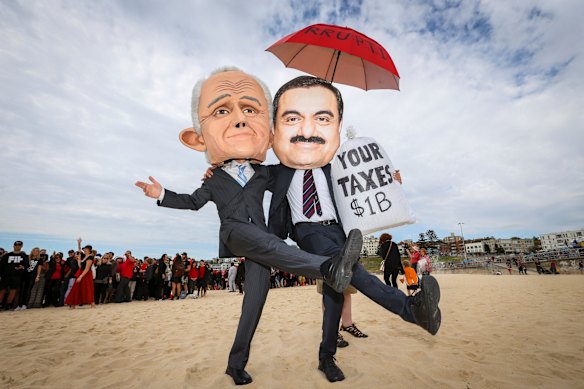 Over 1000 people came to Bondi Beach to protest against the Adani Coal Mine.