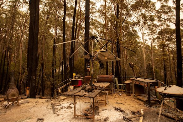 News scenes from Mallacoota today after the Gippsland bushfires. 