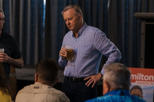 Anthony Albanese attends a local Labor branch meeting at the Northern Beaches Bowls Club in Mackay.