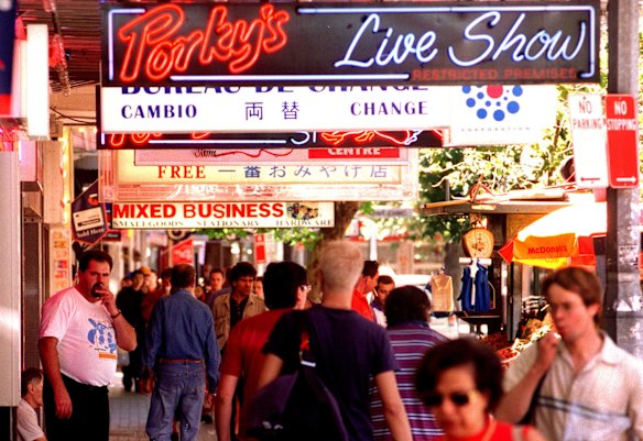 Spruikers in 1998 prior to being outlawed. 