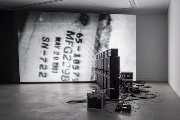 The large-scale, immersive artwork sees Fusinato improvising slabs of noise, saturated feedback and discordant intensities with an electric guitar, triggering a deluge of disparate and disconnected images onto a freestanding floor-to-ceiling LED wall.