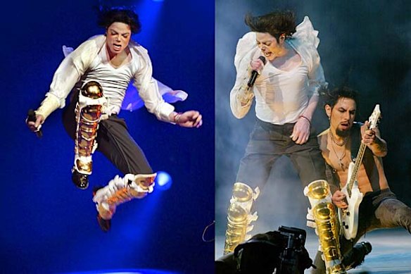 Michael Jackson and guitarist Dave Navaro perform during the Democratic National Committee benefit concert, "A Night at the Apollo", at the world-famous Apollo Theater 24 April 2002 in New York.