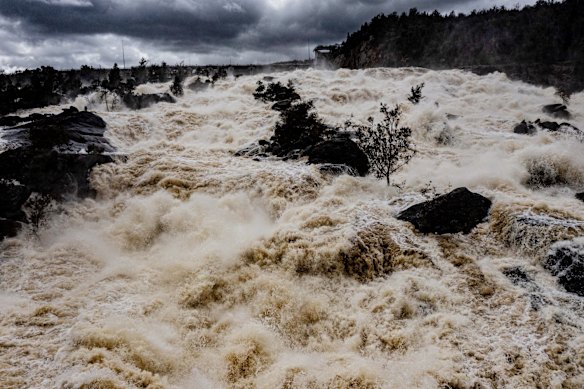 Wyangala Dam water release exploding downstream into the Lachlan River. 15 November, 2021.
