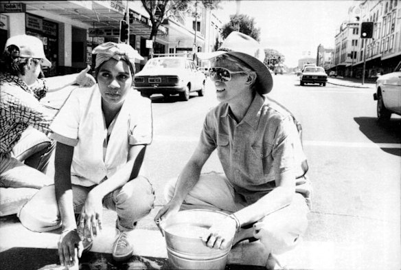David Bowie and Aboriginal Dance Theatre pupil Joelene King in 1983. 