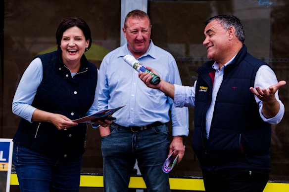 Labor candidate Jeff Drayton and Labor leader Jodi McKay with Nationals Leader John Barilaro. 