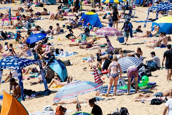 Little Bay Beach on the long weekend, locals commented that they only see it this busy on Christmas and New Years Day.