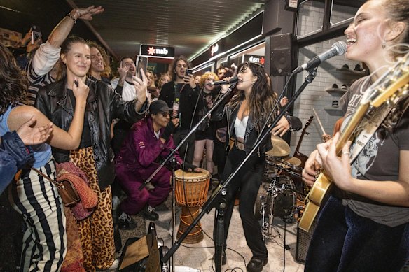 Buskers played for eight hours to keep the swelling crowd amused.