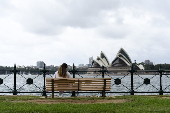 Vantage points for Sydney's New Years fireworks display have been closed  to the public to prevent the spread of COVID-19, including Milsons Point.