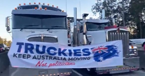 Truck drivers blocked the M1 southbound on the Gold Coast in protest of mandatory vaccine requirements and lockdown restrictions. 
