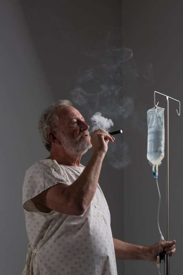 According to Robson, 'E-cigarettes are like evil ghosts imitating lost lovers.' 
