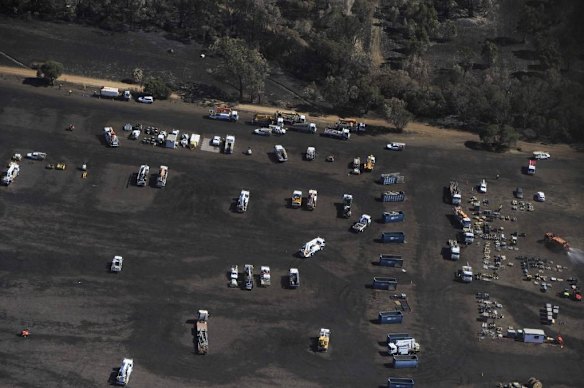 Stunning aerial photos of Yarloop and Waroona fire captured by Mandurah ...