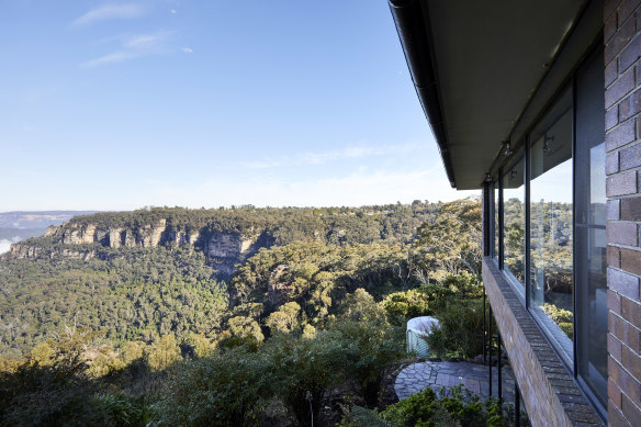 Cloud Parade in Leura, Blue Mountains, overlooks the Three Sisters.