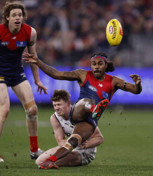 Melbourne’s Kysaiah Pickett kicks the winning goal.