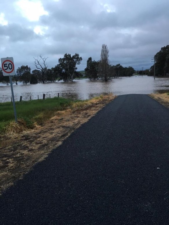 Camp Road at Carisbrook is closed due to flooding and school is cancelled at Carisbrook Primary School.