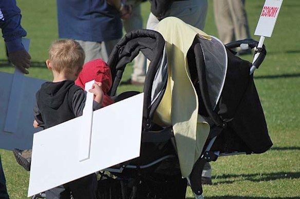 About 1200 mining workers and families told Kevin Rudd to 'axe the tax'. Photo: Chalpat Sonti