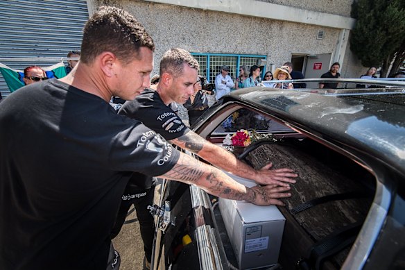 Ngiyampaa men bid Mungo a safe journey home.