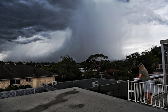 Strong outflow winds called "microburst hit Dee Why and Collaroy where they have caused power outages. 