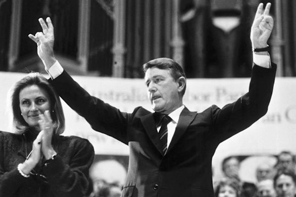 Neville Wran announces his resignation at Sydney Town Hall in 1986.